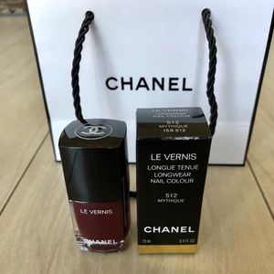 New CHANEL LE VERNIS Longwear Nail Colour!!